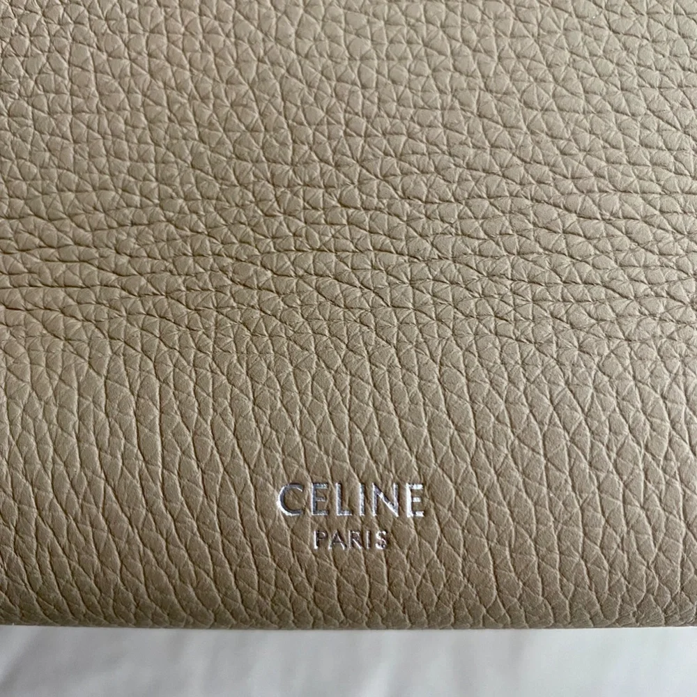Celine Medium Big Bag in Soft Bare Calfskin - Light Taupe - Picture 8 of 16